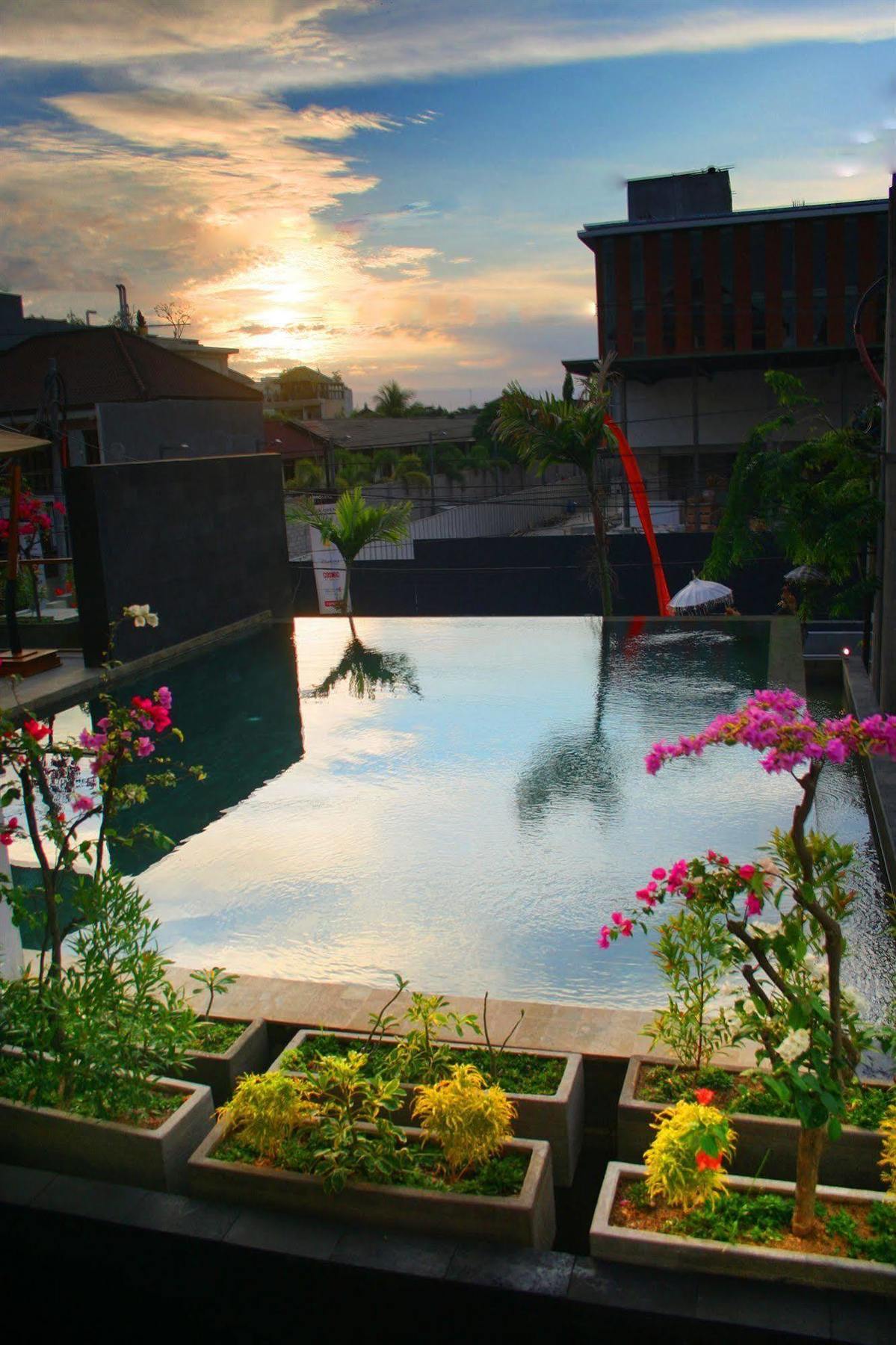 The Edelweiss Boutique Hotel Kuta Kuta  Exterior photo